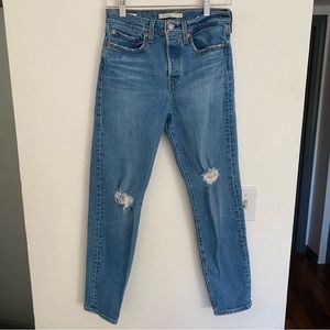 Levi’s Straight Fit Distressed Wedgie Jean, Size 27